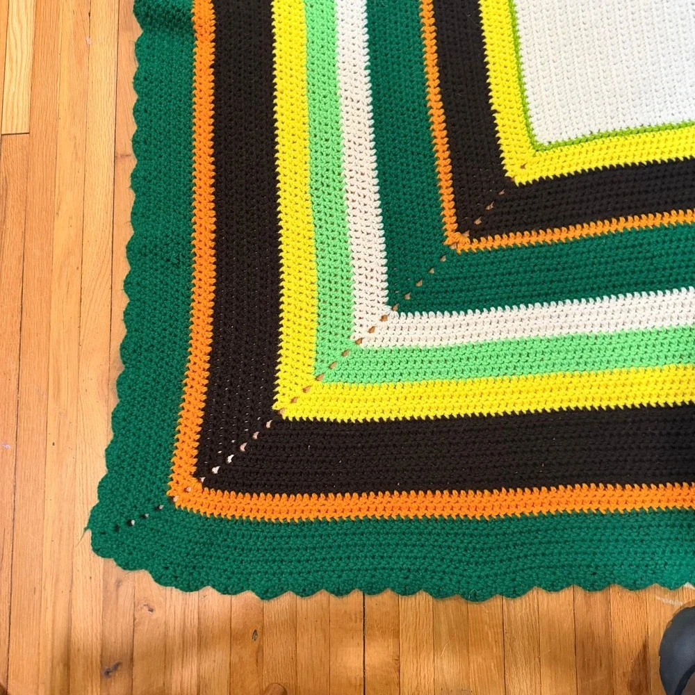 Handmade Crochet Blanket Throw OS Rectangle Colorblock Scalloped Green EUC